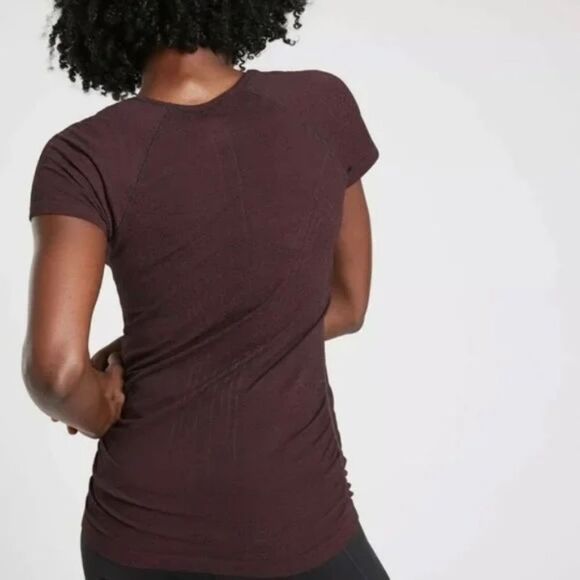 Athleta Speedlight Maroon Heather Fitted Tee Sz M - Picture 2 of 7
